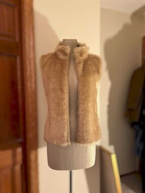 Vintage KIKIT Women’s Tan Faux Fur Vest